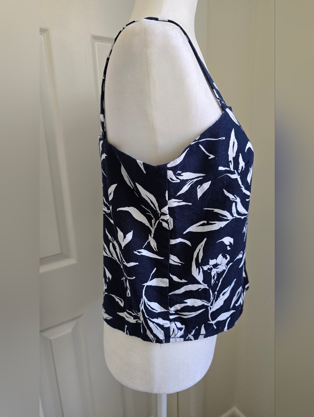 Maeve Navy and White Floral Top Size Medium - Picture 3 of 8